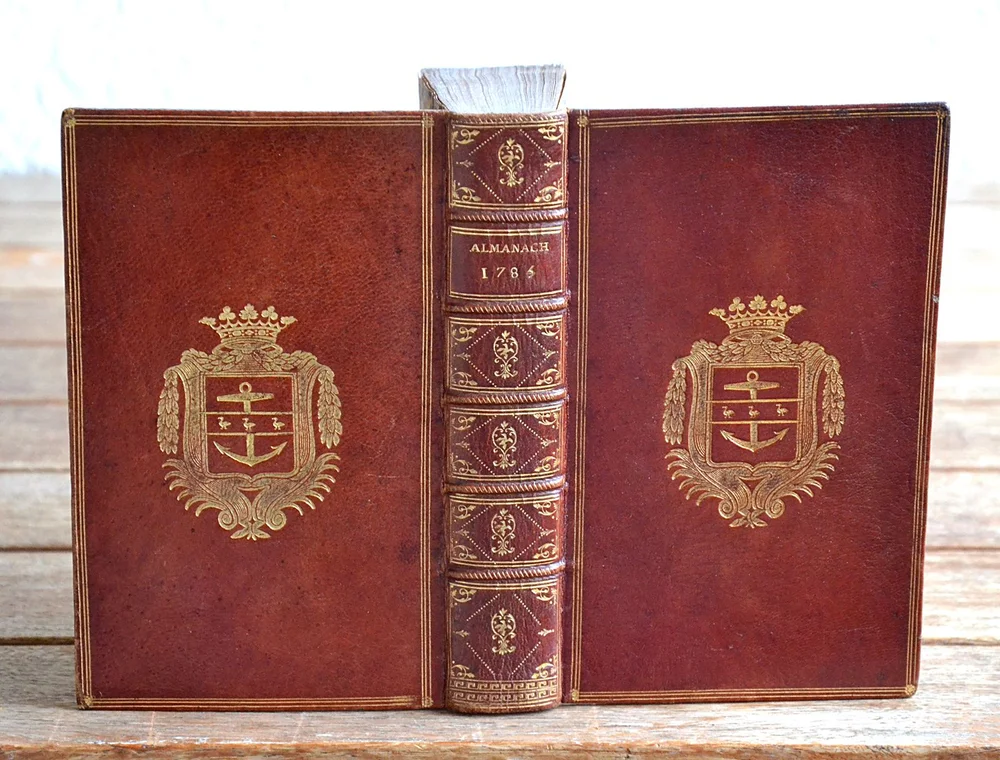 Almanach Royal, année MDCC. LXXXV., présenté à Sa Majesté pour la première fois en 1699, par Laurent d’Houry, ayeul de l’éditeur.