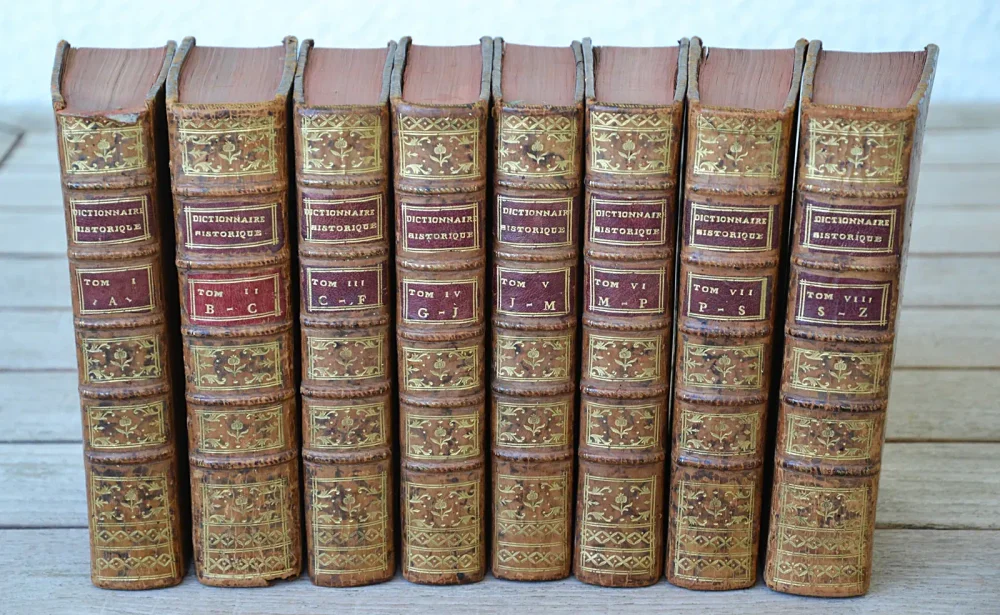 Nouveau dictionnaire historique ; ou histoire abrégée de tous les hommes qui se sont fait un nom par des talens, des vertus, des forfaits, des erreurs, etc.
Depuis le commencement du monde jusqu’à nos jours. Et dans laquelle on expose avec impartialité ce que les écrivains les plus judicieux ont pensé sur le caractère, les mœurs & les ouvrages des hommes célèbres dans tous les genres.
Avec des tables chronologiques pour réduire en corps d’histoire les articles répandus dans ce dictionnaire.
Par une Société de Gens-de-Lettres. - photo