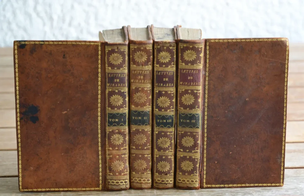 Lettres originales de Mirabeau, écrites du donjon de Vincennes, pendant les années 1777, 78, 79 et 80.
Contenant tous les détails sur sa vie privée, ses malheurs, et ses amours avec Sophie Ruffei, marquise de Monnier.
Recueillies par P. Manuel, citoyen français. - photo