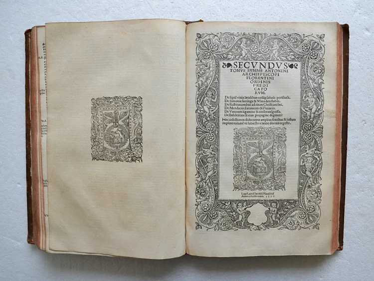 Repertorium literale summe divi Antonini Archipresulis Florenti (…) + Primus tomus summe Sancti Antonini Archiepiscopi Florentini ordinis praedicatorum + Secundus tomus summe Antonini Archiepiscopi Florentini ordinis predicatorum (…). - photo