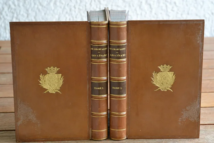 Les Césars.
Tome premier : Histoire des Césars jusqu’à Néron / Tome deuxième : tableau du monde romain sous les premiers Empereurs.
Deuxième édition. - photo