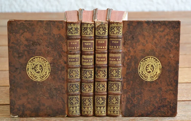 Histoire de Tom Jones, ou l’enfant retrouvé.
Traduction de l’anglais de M. Fielding par M.D.LP. [De La Place].
Enrichie d’estampes dessinées par M. Gravelot. - photo