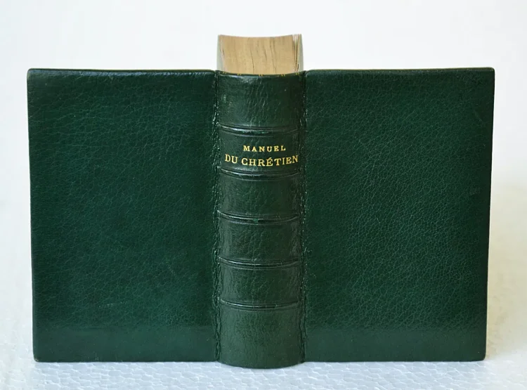 Manuel du chrétien contenant les psaumes, le Nouveau Testament, l’Imitation de N.-S. Jésus-Christ. Précédés de l’ordinaire de la messe, des vêpres et des complies. - photo