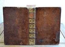 Les commentaires sur les dix livres de la matière médicinale de Peda-cius Dioscoride, Anazarbéen. Traduits de latin en françois, par M. An-toine du Pinet: et enrichis de nouveau d'un nombre considérable de figures; et augmentez tant de plusieurs remèdes à diverses sortes de maladies: comme aussi d'un traité de chymie en abrégé, pour l'ana-lyse, tant des végétaux que de quelques animaux & minéraux, par un docteur en médecine. Dernière édition, reveuë, corrigée & mise dans un meilleur langage: avec deux tables latine & françoise. - image 3