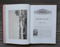 Paris dans sa splendeur. Documents, vues, scènes historiques, descriptions et histoire.
Dessins et lithographies par Philippe Benoist, pour le plus grand nombre et avec l’aide de la photographie ; Jules Arnout, Bachelier, A. Bayot, Félix Benoist, Chapuy, Eug. Ciceri, Hubert Clerget, Dauzats, Jules David, Fichot, Jules Gaildrau, Guérard, J. Jacottet, Gustave Janet, Hippolyte Lalaisse, Aug. Mathieu, Sabatier, etc.
Vignettes de Félix Benoist et Catenacci, exécutées sur bois par les premiers graveurs.
Texte par MM. Audiganne, P. Bailly, Eugène Carissan, A. Darcel, Louis Enault, Victor Fournel, Edouard Fournier, Amédée Gabourd, J. de Gaulle, Eugène de La Gournerie, F. de Guilhermy, L. Lacour, Lassus, Albert Lenoir, F. lock, Le Roux de Lincy, Prosper Mérimée (de l’Académie Française), Viollet Le Duc, etc.
Premier et deuxième volume : description de Paris / Troisième volume : histoire de Paris + environs de Paris. - image 6