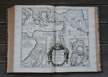 La Sainte Bible en latin et en françois, avec des notes littérales pour l’intelligence des endroits les plus difficiles.
Et la concorde des quatre évangélistes.
Divisé en trois tomes, avec un quatrième tome, contenant les livres apocryphes de l’Ancien Testament, en latin & en françois, & plusieurs autres pièces.
Des dissertations sur l’Écriture Sainte : une explication des noms hébreux, des traités & des tables de chronologie & de géographie, enrichies de figures & de nouvelles cartes, & plusieurs tables des matières. - image 7