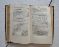Encyclopédie comique ou recueil anglois de gaietés, de plaisanteries, de traits d’esprit, de bons mots, d’anecdotes, de portraits, d’originalités, d’aventures, de naïvetés, de balourdises, de calembourgs et de pensées graves et sérieuses.
Version libre de l’anglois par T.P. Bertin, traducteur en prose des Satires d’Young, ornée de figures et d’une planche gravée en sténographie. - photo