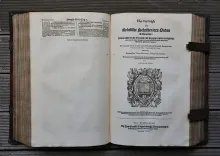 Biblia Sacra des oudé ende nieuwé Testamets ofte de Gantshe heylige shrift (…). - photo