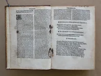 Biblia sacra, integrum utriusque Testamenti corpus complectens, diligenter recognita et emendata. Cul concordantiis simul et argumentis : cumque juris canonici allegationibus passim adnotatis. Insuper in calce ejusdem, annexe sunt nominum Hebraicorum, Chaldeorum, atque Grecorum interpretationes. Huic editioni adjectus est index rerum et sententiarum Veteris et Novi Testamenti. - photo