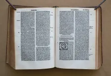 Biblia sacra, integrum utriusque Testamenti corpus complectens, diligenter recognita et emendata. Cul concordantiis simul et argumentis : cumque juris canonici allegationibus passim adnotatis. Insuper in calce ejusdem, annexe sunt nominum Hebraicorum, Chaldeorum, atque Grecorum interpretationes. Huic editioni adjectus est index rerum et sententiarum Veteris et Novi Testamenti. - photo