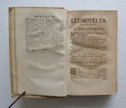 Actii sinceri Sannazarii, patricii neapolitani, opera, latine scripta. Ex secundis. Jani Broukhusii.
Accedunt Gabrielis Atilii, Danielis Cereti, & Fratrum Amaltheorum Carmina ; Vitae Sannazarianne, & notae Petri Vlamingii. - photo