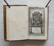 Calendario manual y guia de forasteros en Madrid para el año de 1827 + Estado militar de España. - photo