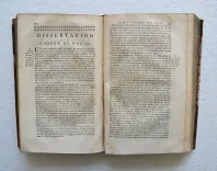 Sainte Bible en latin et en François, avec des notes littérales, critiques et historiques, des préfaces et des dissertations (…).
Tirées du commentaire de Dom Augustin Calmet, Abbé de Senones, de M. l’Abbé De Vence, & des auteurs les plus célèbres ; pour faciliter l’intelligence de l’Écriture Sainte.
Ouvrage enrichi de cartes géographiques & de figures.
Troisième édition, revue, corrigée & augmentée de diverses notes & dissertations nouvelles. - photo