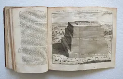 Sainte Bible en latin et en François, avec des notes littérales, critiques et historiques, des préfaces et des dissertations (…).
Tirées du commentaire de Dom Augustin Calmet, Abbé de Senones, de M. l’Abbé De Vence, & des auteurs les plus célèbres ; pour faciliter l’intelligence de l’Écriture Sainte.
Ouvrage enrichi de cartes géographiques & de figures.
Troisième édition, revue, corrigée & augmentée de diverses notes & dissertations nouvelles. - photo