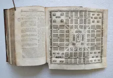 Sainte Bible en latin et en François, avec des notes littérales, critiques et historiques, des préfaces et des dissertations (…).
Tirées du commentaire de Dom Augustin Calmet, Abbé de Senones, de M. l’Abbé De Vence, & des auteurs les plus célèbres ; pour faciliter l’intelligence de l’Écriture Sainte.
Ouvrage enrichi de cartes géographiques & de figures.
Troisième édition, revue, corrigée & augmentée de diverses notes & dissertations nouvelles. - photo