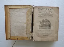 Coustume de la ville, prevosté et vicomté de Paris : ou, Droict Civil Parisien.
Revue, corrigez & tellement augmentez de décisions, & arrests notables & singulières observations en cette seconde édition, qu’ils sont plainement renouvellez. - photo