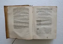 Coustume de la ville, prevosté et vicomté de Paris : ou, Droict Civil Parisien.
Revue, corrigez & tellement augmentez de décisions, & arrests notables & singulières observations en cette seconde édition, qu’ils sont plainement renouvellez. - photo