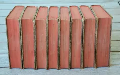 Nouveau dictionnaire historique ; ou histoire abrégée de tous les hommes qui se sont fait un nom par des talens, des vertus, des forfaits, des erreurs, etc.
Depuis le commencement du monde jusqu’à nos jours. Et dans laquelle on expose avec impartialité ce que les écrivains les plus judicieux ont pensé sur le caractère, les mœurs & les ouvrages des hommes célèbres dans tous les genres.
Avec des tables chronologiques pour réduire en corps d’histoire les articles répandus dans ce dictionnaire.
Par une Société de Gens-de-Lettres. - photo