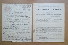 – La Tombe Basque – Recueil d’inscriptions funéraires et domestiques du Pays Basque Français.
– Atlas d’illustrations (dessins et photographies).
Documents recueillis dans les cimetières et sur les habitations du Labourd, de la Basse-Navarre et de la Soule. - photo