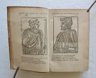 Les Mémoires de Philippe de Commines chevalier, seigneur d’Argenton.
Sur les principaux faicts & gestes de Loys XI & Charles VIII, son fils, Roys de France.
Deux Epistres de Jean Sleidan, avec la vie de l’autheur. Et un ample indice des choses plus remarquables.
Le tout revu & corrigé sur l’édition de Denis Sauvage. - photo