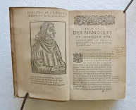 Les Mémoires de Philippe de Commines chevalier, seigneur d’Argenton.
Sur les principaux faicts & gestes de Loys XI & Charles VIII, son fils, Roys de France.
Deux Epistres de Jean Sleidan, avec la vie de l’autheur. Et un ample indice des choses plus remarquables.
Le tout revu & corrigé sur l’édition de Denis Sauvage. - photo