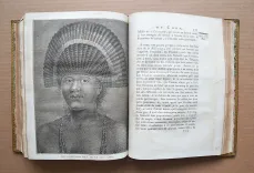 1] Relation des voyages entrepris par ordre de Sa Majesté britannique, actuellement régnante, pou faire des découvertes dans l’hémisphère méridional, et successivement exécutés par le commodore Byron, le capitaine Carteret, le capitaine Wallis & le capitaine Cook, dans les vaisseaux le Dauphin, le Swallow & l’Endeavour. - photo