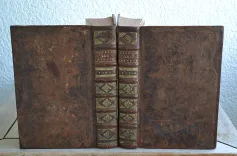 Histoire générale des plantes, contenant XVII livres également départis en deux tomes.
Tirée de l’exemplaire latin de la bibliothèque de M. Dalechamp, puis faire françoise par M. Jean des Moulins, médecins très fameux de leur siècle.
Ou sont pourtraites et décrites infinies plantes, par les noms propres de diverses nations, leurs espèces, forme, origine, saison, tempérament naturel, & vertus convenables ç la Médecine.
Avec un indice contenu au commencement du second tome, très utile & très nécessaire pour montrer les propriétés des simples, & donner guérison à toutes les parties du corps humain (…) - photo
