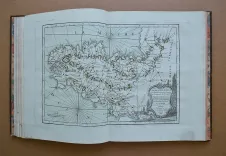 L’indicateur fidèle ou guide des voyageurs, qui enseigne toutes des routes royales et particulières de la France (…)
Contenant toutes des villes, tous le bourgs, villages, hameaux, fermes, châteaux (…)
Accompagné d’un itinéraire instructif et raisonné sur chaque route, qui donne le jour et l’heure du départ, de la dinée et de la couchée tant des cochers par eau, que des carrosses, diligences, et messageries du Royaume (…)
Cinquième édition, corrigée et considérablement augmentée en 1785. - photo