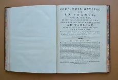 L’indicateur fidèle ou guide des voyageurs, qui enseigne toutes des routes royales et particulières de la France (…)
Contenant toutes des villes, tous le bourgs, villages, hameaux, fermes, châteaux (…)
Accompagné d’un itinéraire instructif et raisonné sur chaque route, qui donne le jour et l’heure du départ, de la dinée et de la couchée tant des cochers par eau, que des carrosses, diligences, et messageries du Royaume (…)
Cinquième édition, corrigée et considérablement augmentée en 1785. - photo