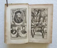 L’éloge de la folie, composé en forme de déclamation par Erasme de Rotterdam.
Avec quelques notes de Listrius, & les belles figures de Holbenius : le tout sur l’original de l’Académie de Bâle.
Pièce qui représente au naturel l’Homme tout défiguré par la sotise, lui apprend agréablement à rentrer dans le bon sens & dans le raison.
Traduit nouvellement en François par Mr. Gueudeville. - photo