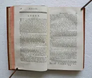 L’esprit de l’Encyclopédie, ou choix des articles les plus curieux, les plus agréables, les plus piquans, les plus philosophiques de ce grand Dictionnaire.
On ne s’est attaché qu’aux morceaux qui peuvent plaire universellement, & fournir à toutes sortes de lecteurs, & sur tout aux gens du monde, la matière d’une lecture intéressante. - photo