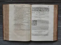 Treze livres des parlemens de France.
Esquels est amplement traicté de leur origine et institution, et des présidens, conseillers, gens du Roy, greffiers, secrétaires, huissiers & autres officiers ; & de leur charge, devoir, & juridiction : ensemble de leurs rangs, séances, gages, privilèges, règlements & mercurialles.
Œuvre très utile non seulement à tous officiers des parlemens, mais à tous autres magistrats de France. - photo