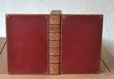 Treze livres des parlemens de France.
Esquels est amplement traicté de leur origine et institution, et des présidens, conseillers, gens du Roy, greffiers, secrétaires, huissiers & autres officiers ; & de leur charge, devoir, & juridiction : ensemble de leurs rangs, séances, gages, privilèges, règlements & mercurialles.
Œuvre très utile non seulement à tous officiers des parlemens, mais à tous autres magistrats de France. - photo