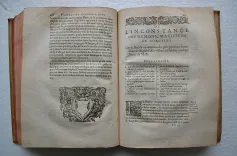 Tableau de l’inconstance des mauvais anges et démons, où il est amplement traicté des sorciers & de la sorcelerie.
Livre très utile et nécessaire, non seulement aux juges, mais à tous ceux qui vivent sous les loix chrestiennes.
Avec, un discours contenant la procédure faicte par les inquisiteurs d’Espagne & de Navarre, à 53 magiciens, apostats, juifs & sorciers, en la ville de Logrogne en Castille, le 9 novembre 1610. En laquelle on voit, combien l’exercice de la justice en France, est plus juridiquement traicté, & avec de plus belles formes qu’en tous autres Empires, Royaumes, Républiques & Estats. - photo