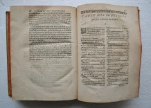 Tableau de l’inconstance des mauvais anges et démons, où il est amplement traicté des sorciers & de la sorcelerie.
Livre très utile et nécessaire, non seulement aux juges, mais à tous ceux qui vivent sous les loix chrestiennes.
Avec, un discours contenant la procédure faicte par les inquisiteurs d’Espagne & de Navarre, à 53 magiciens, apostats, juifs & sorciers, en la ville de Logrogne en Castille, le 9 novembre 1610. En laquelle on voit, combien l’exercice de la justice en France, est plus juridiquement traicté, & avec de plus belles formes qu’en tous autres Empires, Royaumes, Républiques & Estats. - photo