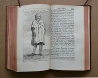 Histoire de la Louisiane, contenant la découverte de ce vaste pays ; sa description géographique ; un voyage dans les terres ; l’histoire naturelle ; les mœurs, coûtumes & religion des naturels, avec leurs origines ; deux voyages dans le nord du nouveau Mexique, dont un jusqu’à la Mer du Sud ; orné de deux cartes & de planches en taille douce. - photo