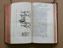 Histoire de la Louisiane, contenant la découverte de ce vaste pays ; sa description géographique ; un voyage dans les terres ; l’histoire naturelle ; les mœurs, coûtumes & religion des naturels, avec leurs origines ; deux voyages dans le nord du nouveau Mexique, dont un jusqu’à la Mer du Sud ; orné de deux cartes & de planches en taille douce. - photo