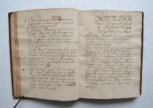 Extraicts du thrésor de Chartres du Roy, des registres aussi, de divers parlemens, des conciles, et des historiens. Touchant les plus considérables procédures criminelles faites contre toutes sortes d’ecclésiastiques, tant Evesques et religieux qu’Archevesques et Cardinaux accusez de crime de lèze maiesté soit en France, soit en Espagne et autres Royaumes. - photo