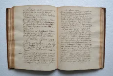 Extraicts du thrésor de Chartres du Roy, des registres aussi, de divers parlemens, des conciles, et des historiens. Touchant les plus considérables procédures criminelles faites contre toutes sortes d’ecclésiastiques, tant Evesques et religieux qu’Archevesques et Cardinaux accusez de crime de lèze maiesté soit en France, soit en Espagne et autres Royaumes. - photo