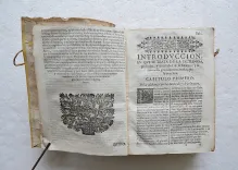 Exercicios espirituales de las excelencias, provecho, y necessidades de la Oracion Mental, reducidos a Doctrina y Meditaciones, sacadas de los Santos Padres y Doctores de la Iglesia. - photo
