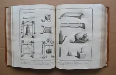 Histoire générale de la Chine, ou annales de cet Empire.
Traduites du Tong-Kien-Kang-Mou, par le feu Père Joseph-Anne-Marie de Moyriac de Mailla, jésuite François, missionnaire à Pékin.
Publiées par M. l’Abbé Grosier, et dirigées par M. Le Roux des Hautesrayes (…)
Ouvrage enrichi de figures & de nouvelles cartes géographiques de la Chine ancienne & moderne, levées par ordre du feu Empereur Kang-Hi, & gravées pour la première fois. - photo
