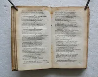 Les vrayes centuries et prophéties de Maistre Michel Nostradamus.
Où se void représenté tout ce qui s’est passé, tant en France, Espagne, Italie, Allemagne, Angleterre, qu’autres parties du monde.
Revues & corrigées suyvant les premières éditions imprimées en Avignon en l’an 1556 & à Lyon en l’an 1558 & autres.
Avec la vie de l’Autheur. - photo
