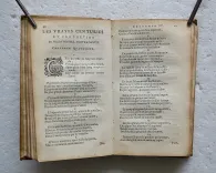 Les vrayes centuries et prophéties de Maistre Michel Nostradamus.
Où se void représenté tout ce qui s’est passé, tant en France, Espagne, Italie, Allemagne, Angleterre, qu’autres parties du monde.
Revues & corrigées suyvant les premières éditions imprimées en Avignon en l’an 1556 & à Lyon en l’an 1558 & autres.
Avec la vie de l’Autheur. - photo