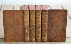 Histoire des avanturiers flibustiers qui se sont signalez dans les Indes.
Contenant ce qu’ils y ont fait de remarquable, avec la vie, les mœurs & les coutumes des boucaniers, & des habitans de Saint Domingue & de la Tortüe ; une description exacte de ces lieux ; et un état des offices tant ecclésiastiques que séculières, & ce que les plus grands princes de l’Europe y possèdent.
Le tout enrichi de cartes géographiques & de figures en taille-douce.
Nouvelle édition, corrigée & augmentée de l’histoire des pirates anglois depuis leur établissement dans l’isle de la Providence jusqu’à présent.
Contenant toutes leurs avantures, piraterie, meurtres, cruautés, excès, etc. Avec la vie et les avantures de deux femmes pirates : Marie Read & Anne Bonny (…). - photo