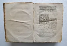 Histoire de Foix, Béarn, et Navarre, diligemment recueillie, tant des précédens historiens, que des archives desdites maisons.
En laquelle est exactement monstrée l’origine, accroissemens, alliances, généalogies, droicts, & successions d’icelles, iusques à Henri IIII, Roy de France & de Navarre, Seigneur souverain de Béarn, & Comte de Foix, à présent régnant. - photo