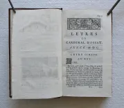 Lettres du cardinal d’Ossat, avec des notes historiques & politiques de Mr. Amelot de La Houssaie.
Nouvelle édition corrigée sur le manuscrit original, considérablement augmentée & enrichie de nouvelles notes de Mr. Amelot de La Houssaie, qui ne se trouvent point dans la dernière édition de Paris de 1697.
Divisée en cinq tomes. - photo