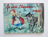 Collection contes en relief.
Le petit chaperon rouge. - photo