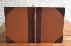 Advis et supplication au Roy pour le rétablissement des Chevaliers du Saint Sépulcre de Jérusalem.
Ensemble un brief discours de voyage de la Terre Sainte fait par Messire de Royère, Baron de Brignac et de Beaudéduit, Chevalier de l’Ordre.
Suivi de :
Les voyages du Seigneur de Villemont, Chevalier de l’Ordre de Hierusalem, Gentilhomme du Pays de Bretagne.
Les manuscrits originaux de « l’Advis » et du « Voyage en Terre Sainte » de François de Royère, se trouvent au château de Brignac, commune de Royère (Haute-Vienne). - photo