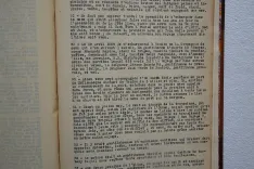 Advis et supplication au Roy pour le rétablissement des Chevaliers du Saint Sépulcre de Jérusalem.
Ensemble un brief discours de voyage de la Terre Sainte fait par Messire de Royère, Baron de Brignac et de Beaudéduit, Chevalier de l’Ordre.
Suivi de :
Les voyages du Seigneur de Villemont, Chevalier de l’Ordre de Hierusalem, Gentilhomme du Pays de Bretagne.
Les manuscrits originaux de « l’Advis » et du « Voyage en Terre Sainte » de François de Royère, se trouvent au château de Brignac, commune de Royère (Haute-Vienne). - photo