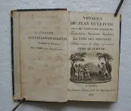 Voyages de Gulliver, traduits de l’anglais, de Swift, par l’abbé Des Fontaines.
Édition ornée de douze gravures. - photo